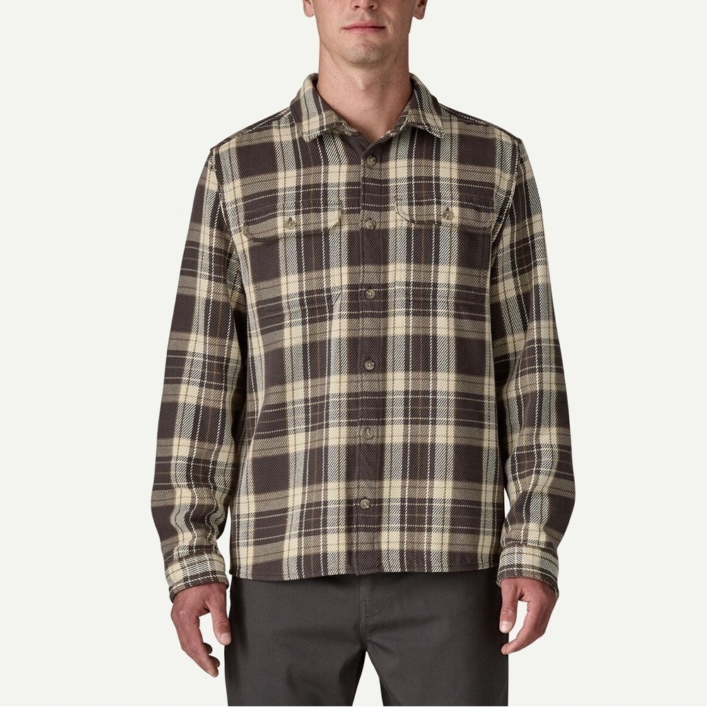 Patagonia Men's Plaid Corron Shirt Brown Tan colors